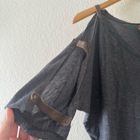 Salva eshop handmade top with leather straps - Picture 3 of 4